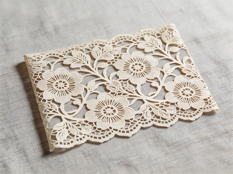 Mengapa sistem pemotongan kain beralih ke pengontrol laser multi-sumbu? Efisiensi adalah kuncinya.